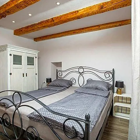 Comfortable Hotel Krk Town