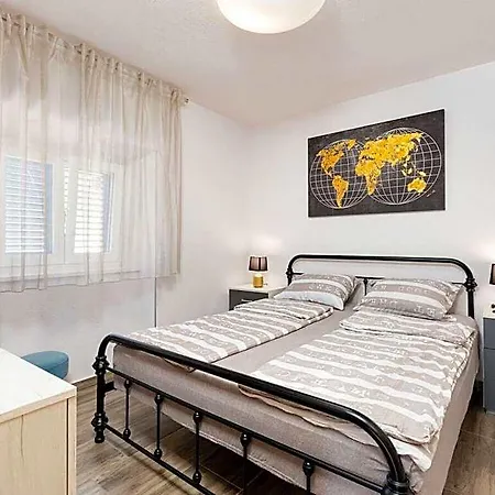Comfortable Hotel Krk Town
